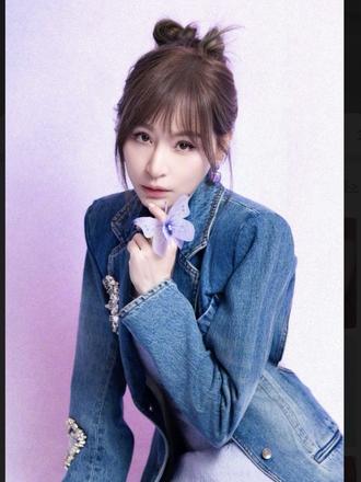 等了三个小时,千呼万唤始出来啊,可惜没有唱“爱你”#演唱会 #王心凌 #睫毛弯弯 #淮安 #追星
