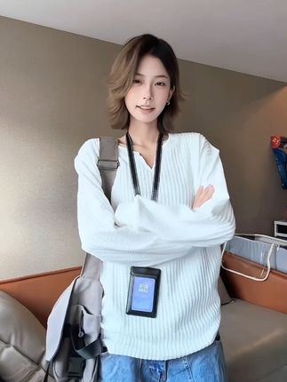 这个秋天真被这件v领打底狠狠拿捏住了!#打底衫 #v领 #男女同款 #打底衫