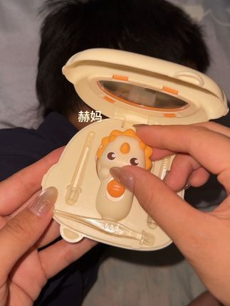 儿子最近总说耳朵痒,一看吓一跳!还好老公买了这个发光耳勺,看的清楚自带收纳盒干净卫生,宝妈们一定要定期给宝宝清洁耳朵