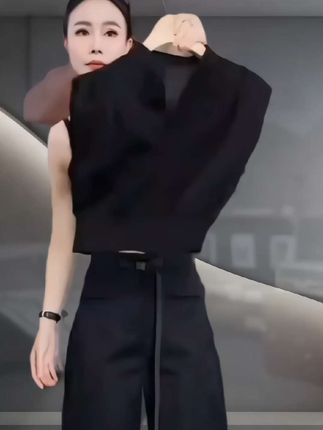 #简约穿搭 #气质两件套#显瘦穿搭 @DOU+上热门