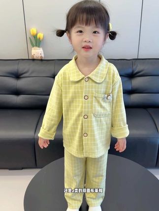 立秋后天气说凉就凉了,提前给女儿薅了套布莱格家居服小套装,面料软呼呼的,上身真的太舒服了#家居服套装#高品质童装