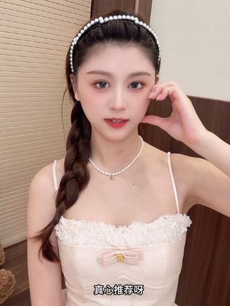 女生出门都需要的#折叠发箍 ,随身#携带方便 日常收拾刘海小碎发,不仅实用还怪好看的!为爱披头发的女生特意设计的!#碎发整理 #方便携带可折叠 #洗脸发箍