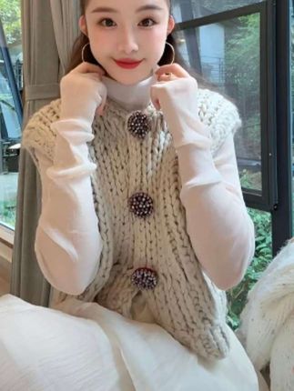 #甜美穿搭 #毛衣 #慵懒风穿搭 #秋冬穿搭#早秋黑白灰穿搭测评