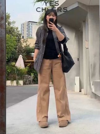 还有姐妹不知道这条最近超火的裤子吗? #微胖穿搭 #显瘦穿搭 #穿出自己的风格 #微胖女生怎么穿出早秋氛围感