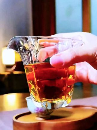 海棠冰晶公道杯 海棠冰晶公道杯功夫茶具配件家用加厚玻璃高档分茶器日式耐热大容量茶海#茶具配件#公道杯#海棠公道杯@DOU+小助手