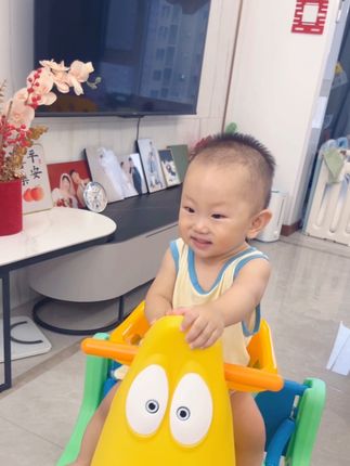 们姐们~要被这爆笑虫子蹦蹦车笑死😆,给娃买来最不后悔的蹦蹦车,每天骑,每天蹦蹦蹦!,感觉个子长高和它都有关系,✅蹦迪模式,✅摇摇马模式,✅扭扭车,✅手推车#玩具 #人类幼崽 #爆笑虫子蹦蹦车 #爆笑虫子 #玩具分享