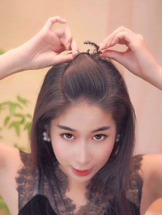 头发这样扎,简单又好看,#百搭修饰脸型 、显发量#发型教程 #网红刘海夹推荐、一夹多用….