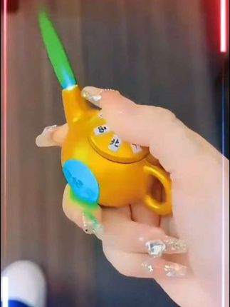 #创作灵感 创意把把壶发光旋转#创意打火机 #好物推荐🔥 #也太可爱了吧 #好东西一起分享 @抖加🔥上热门🔥dou+🔥热点宝 @抖音创作小助手