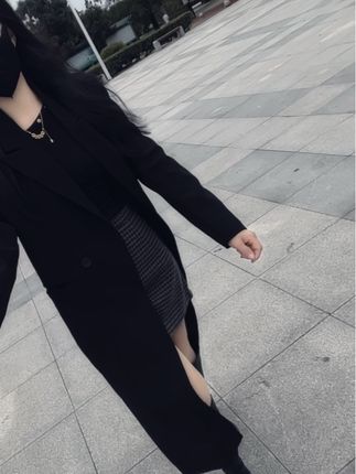 “曾经相信,简简单单的人一定会被人珍惜,善良心软的人,一定有人感激。后来,简单的人被耍,善良的人被欺,现在才明白,人越简单越容易上当,人越善良越容易受伤。”#穿搭 #高级感穿搭