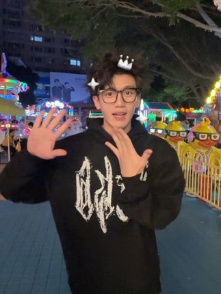 哈哈哈哈哈 #手势舞 #大一 #哈尼#stk#smalltownkid