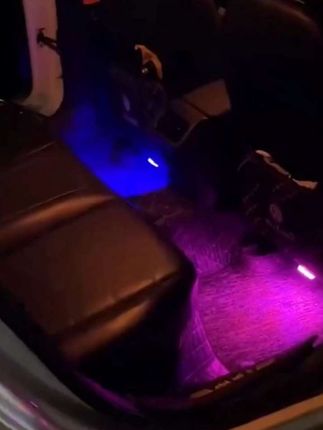 给爱车装上这个无线触摸感应灯,想贴哪里就粘哪里,到了晚上氛围感十足#汽车氛围灯 #车载好物 # 汽车用品