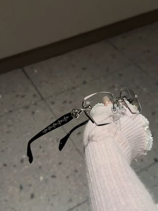 任何人错过这副眼镜我都会伤心的ok😭想把这个眼镜安利给所有姐妹们!!!谁懂!这质感,真的值疯了。。。,#眼镜框推荐 #眼镜 #无框眼镜 #纯欲风 #y2k