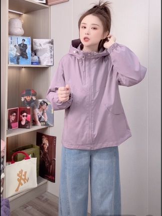 2025新款冲锋衣春秋季短款潮流外套女爆款洋气夹克休闲连帽上衣 #穿搭 #外套 #强烈推荐 #女装 #冲锋衣 @DOU+小助手