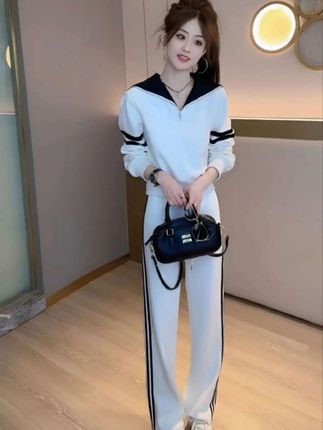 【休闲显瘦运动套装##沈阳甜果乐园 #秋季穿搭