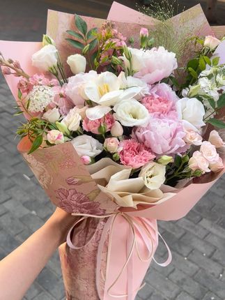 愿时光慢行 让陪伴无尽#一束花的仪式感 #送妈妈的花 #好看的花一定要分享給你 #妈妈的世界很小里面装满了你 #鲜花