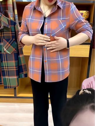 全新时尚洋气秋季新款格子妈妈装外套 #只做高品质 #穿搭女装 #妈妈装 #格子外套 #秋款妈妈装