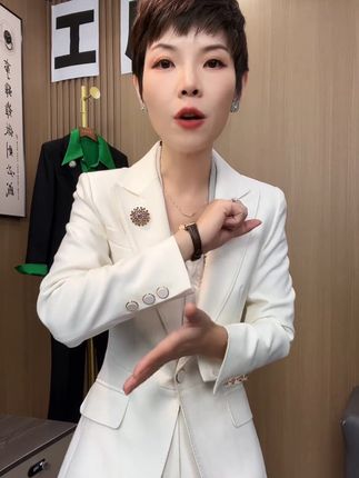 秋季新款高定西装,现货!#源头实力厂家 #职场女性西装套装推荐 #显高显瘦显腿长 #高品质西装 @抖音小助手