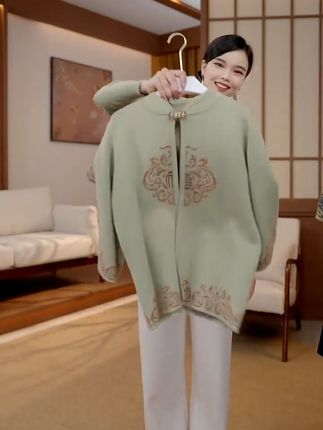 妈妈穿上这套洋气针织两件套,再也不怕秋天冷了!#秋季穿搭 #中老年女装 #中老年穿搭 #奶奶装 #谁的衣柜没件针织衫