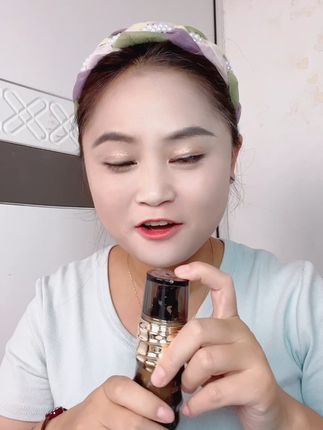 不脱妆粉底液,24小时持妆不怕汗水破坏! 这款粉底液真的好用!24小时持妆不脱妆,防水防汗,我用了快一年了
