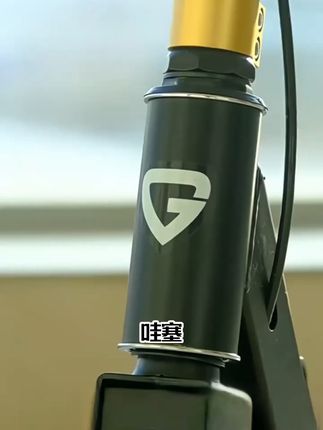 孩子户外活动新选择,轻松折叠随行滑板车! 孩子总喊累?这款小工具能让孩子轻松出行!