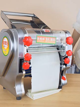 轻松搞定家庭面食!纯铜压面机,不满意就退! 今天下午五点半开始发货了!有运费险!收到机器不满意可以直接退回去!#厨房电器#好物推荐🔥#厨房好物#懒人必备#厨房必备神器