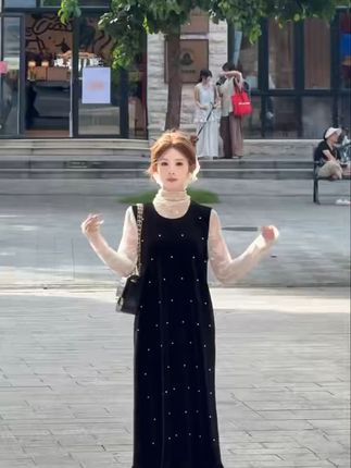 穿上这条复古钉珠裙,你就是派对焦点! 秋冬穿啥?这款高定感十足的衣服帮你解决难题!#连衣裙#气质穿搭#高级感穿搭#显瘦连衣裙#早秋贵气感穿搭