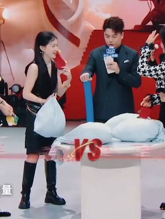 宿舍必备!超厚垃圾袋再也不怕破了 家里垃圾桶总装不进去?试试这款超好用的手提垃圾袋!#王牌对王牌 #王牌最新