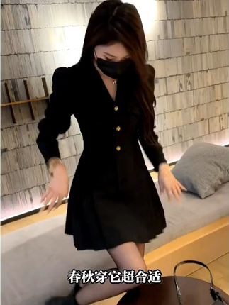 穿上这件收腰洋装,轻松显瘦又高级,还不怕买错! 姐妹们!这个裙子真的太好穿了!!关键现在有运费险,拍下试穿不满意还可以退哦~#秋季穿搭#高级感穿搭#显瘦穿搭#连衣裙#预制国庆出游穿搭