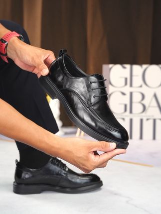 #红蜻蜓    #好穿不磨脚    #夏季新款   怕鞋笨重陪选累?红蜻蜓这双超轻盈!牛皮鞋面透气舒适,橡胶鞋底走路没压力。夏季穿不闷汗,搭啥都合适,陪选也开心!C32