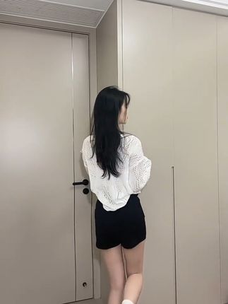 穿上这条黑色短裤,轻松显瘦又百搭! 姐妹们!这个国庆一定要试试这条裤子!!!真的巨好穿!而且有运费险!不拍白看啦~#预制国庆出游穿搭