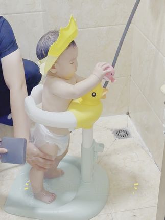 宝宝洗澡不再愁,站立洗澡神器包邮到家! 宝宝站立洗澡架换尿布神器 #哆哆哈尼 #哆哆哈尼站立洗澡架 #哆哆哈尼站立洗澡神器 #宝宝站立洗澡 