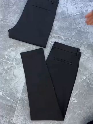 轻松搭配,商务休闲两不误!小脚西裤,免费退货无忧穿! 秋冬穿啥裤子?这款西裤有运费险!买回去不合适还可以退哦~#秋日户外就穿琥珀系#琥珀系拉抽屉变装#被贾乃亮王星越水龙头变装帅到#全抖音都在仿热巴琥珀系造型#早秋显身材平价上衣合集