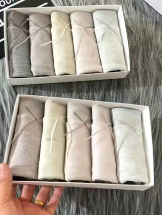 冬天再也不怕冷!超软羊绒内裤温暖守护 冬天一定要穿这种软乎乎、厚实又舒服的内裤!姐妹们赶紧冲!!!#好物推荐🔥#贴身衣物#面料柔软舒适#秋冬穿搭#女士内裤