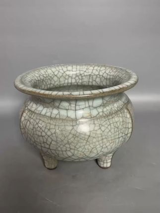 哥窑鬲式炉摆件 #瓷器收藏 #老窑瓷摆件