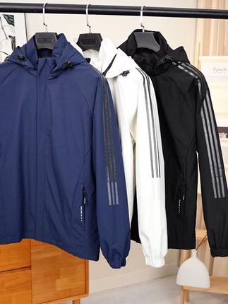 大码男士也能帅气防风!防水冲锋衣,穿出自在轻松感! 秋冬穿啥?这款加绒保暖又轻便的大码外套帮你解决难题!#秋日人生照片还得是琥珀流光风#朴灿烈是怎样穿上中式婚服的#章昊卡点舞纵享丝滑#琥珀系拉抽屉变装#团播都在琥珀流光摇