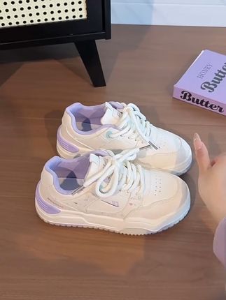 小白鞋穿出街,透明底超百搭,不喜欢还能免费退! 姐妹们!这个季节一定要买一双这样的鞋子啊!!!关键现在有运费险了!可以放心入啦!!!#增高女鞋 #秋季搭配