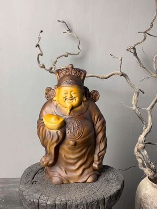 金元宝在手,福气满庭园 #财神爷 #香樟木 #木根雕摆件 #手工艺术 