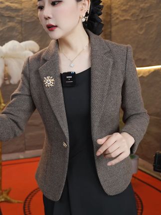 小个子女生的春天!短款西装外套显高又气质 冬天怕冷又想穿得好看?这款保暖外套帮你解决难题!#秋冬基础款打底合集#秋冬基础款打底合集#秋冬基础款打底合集#秋冬基础款打底合集#秋冬基础款打底合集