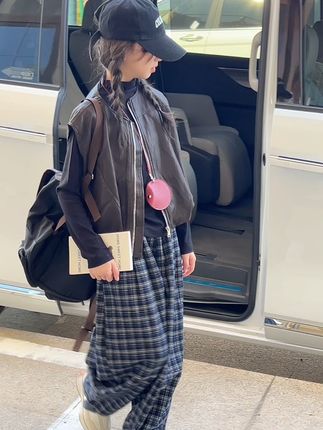 宝贝穿上这套格子裤套装,秋日里回头率爆表! 秋冬季节孩子怕冷?这款套装保暖又好看!快给孩子安排上吧~#女童穿搭#女童套装#萌娃穿搭#秋冬穿搭#被秋日氛围感穿搭拿捏了