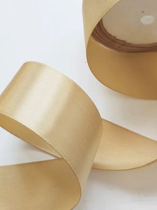 手工达人必备!丝带做玫瑰,礼物包装更惊艳! 想自己动手制作礼物却没好材料?这款面料帮你搞定!#手工diy #一束花的仪式感 #好物分享 #我的手工作品 #玫瑰丝带