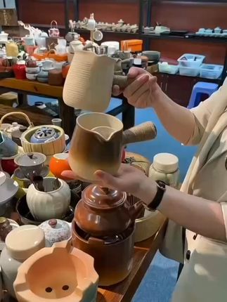 户外野餐也能煮茶!耐热粗陶茶壶明火干烧不裂 冬天喝奶茶总担心不够暖?这款神器能让你随时享受温暖!