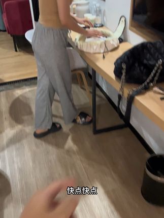 旅行必备!大容量防水化妆袋,包邮还能免费退! 姐妹们!这个包包真的太好用了!!!而且现在下单还包邮哦~还有运费险呢!就是说如果不喜欢还可以退回去哈#你的服装类型是什么#服装博主眼里没有丑衣服#搜索我的服装类型变装挑战#夏日穿搭小心机#移形换影卡点变装