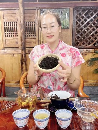 周末喝茶、雨天、喝一泡狮子窝千年古树红茶!
