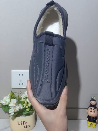 冬天不怕湿冷一脚蹬防水保暖靴包邮到家 冬天脚冷又怕湿?这款保暖防水、包邮到家的好物别错过!#男鞋#老北京棉鞋#中老年棉鞋#加绒保暖#加绒加厚