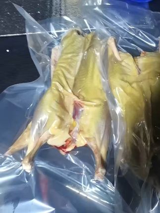 大白鹅京东直送,新鲜到家还包邮! 今天下午两点开始发货了!有需要的老乡们抓紧下单吧!现在是包运费哦!!#你的秋日美食正在派送中#自贡人才懂艾叶鸡脚的含金量#小笼包还是自己做的更有食欲#舌尖上的河南美食#花椒炒鸡好吃到尖叫