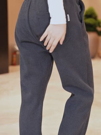 穿上这条休闲裤,轻松显瘦又耐磨,还不怕退换麻烦! 秋冬男士裤子!面料舒适柔软、版型修身不紧绷,还有运费险!#谁懂文俊辉的灰色大衣氛围感