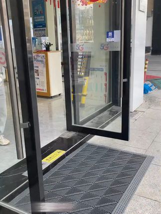户外拼接地垫 大型商超同款户外垫,刮泥除尘,保持门口整洁#万达 #地垫