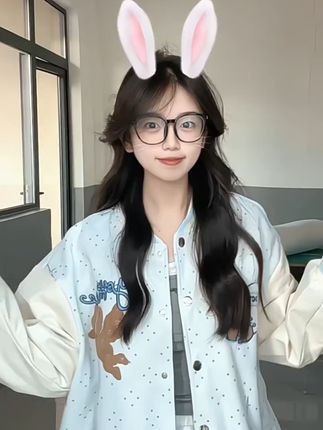 穿上这件爱心波点外套,你就是街头最靓的仔! 秋冬穿啥?这款设计感外套让你温暖又时尚!#秋季穿搭#早秋穿搭#卫衣穿搭#慵懒风穿搭#微胖女生秋季显瘦卫衣合集