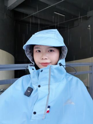 要不是这雨衣防水效果不错,颜值还挺高的,我才不会掏钱买它#骑行雨衣 #电动车雨衣 #下雨天 #雨衣 #雨天出行
