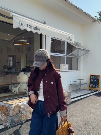 穿上它轻松应对早晚温差!秋季新款短外套,运费险保障无忧 秋冬穿啥?这款加绒外套帮你解决难题!运费险让你放心购物!#秋季穿搭 #早秋穿搭 #外套穿搭